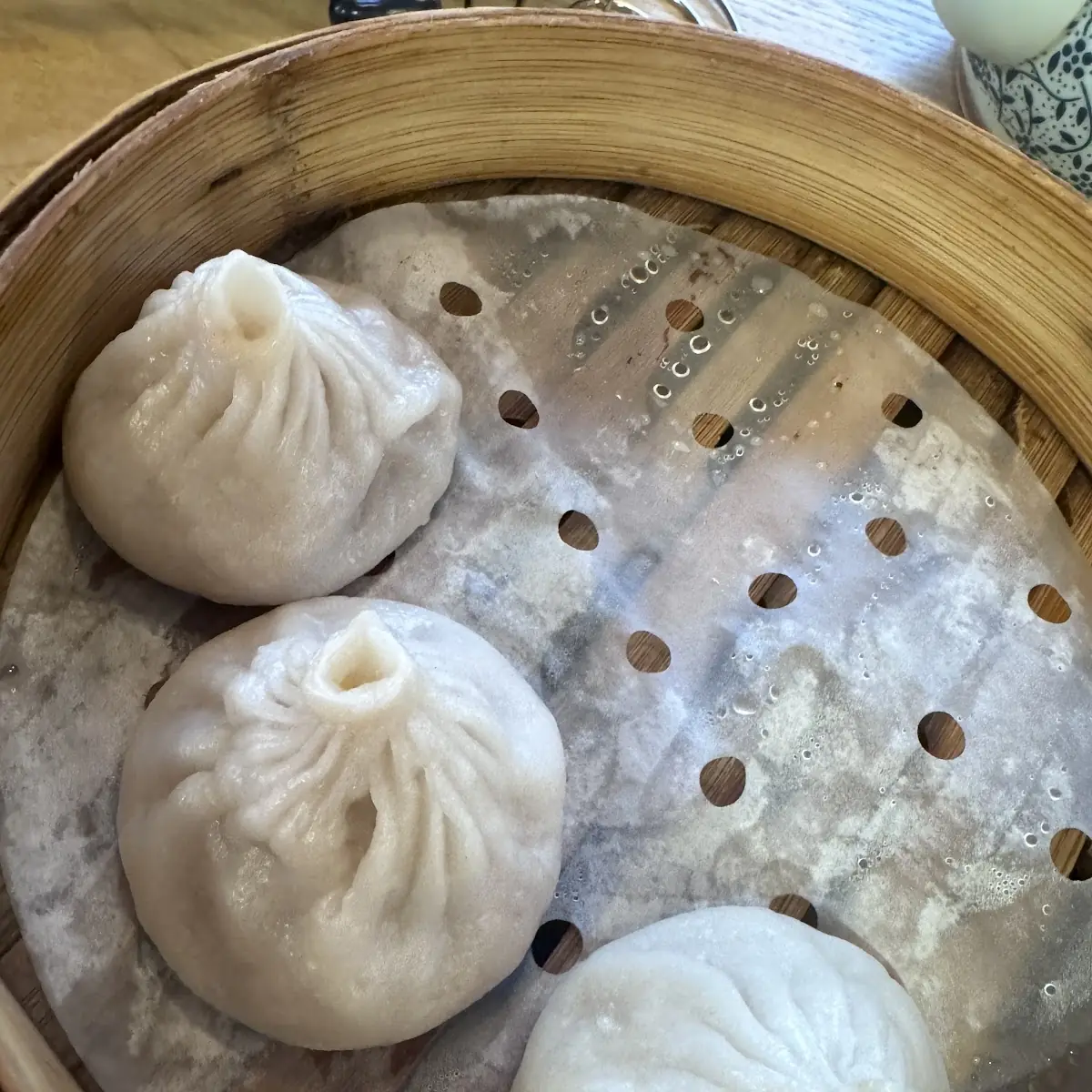 crab & pork xiao long bao 5 蟹粉猪肉小笼包
